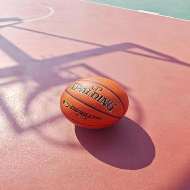 杨瀚森夏训加练对抗与脚步青岛内线未来受期待